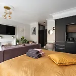 Golden Prince Apartment, So Close To Rynek! Free Parking Included.