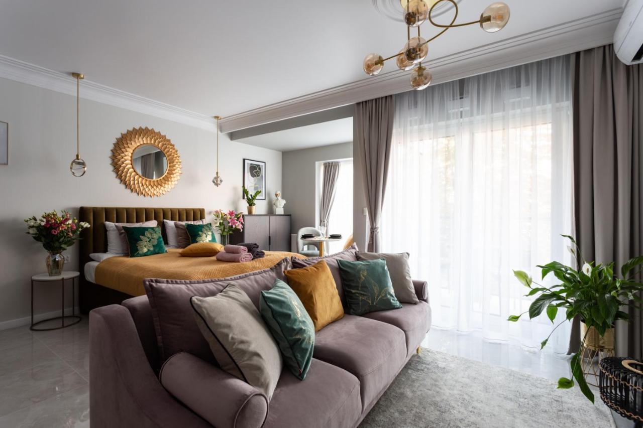 Golden Apartment, So Close To Rynek! Free Parking Included. * Breslau