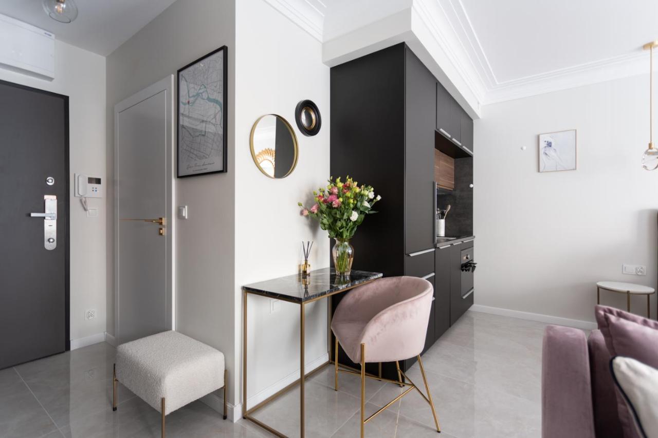 Golden Apartment, So Close To Rynek! Free Parking Included. Apartment *