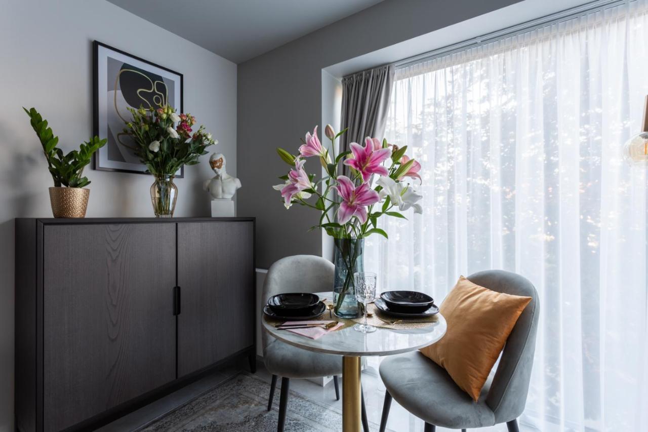 Golden Apartment, So Close To Rynek! Free Parking Included. *